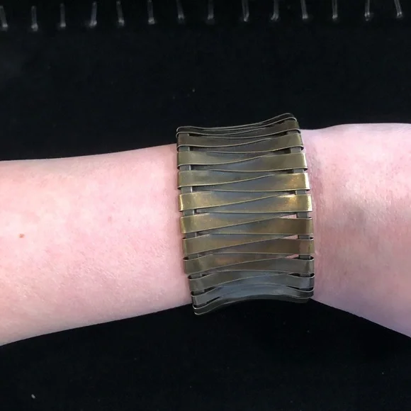 Bronze look fashion bracelet - Picture 2 of 4